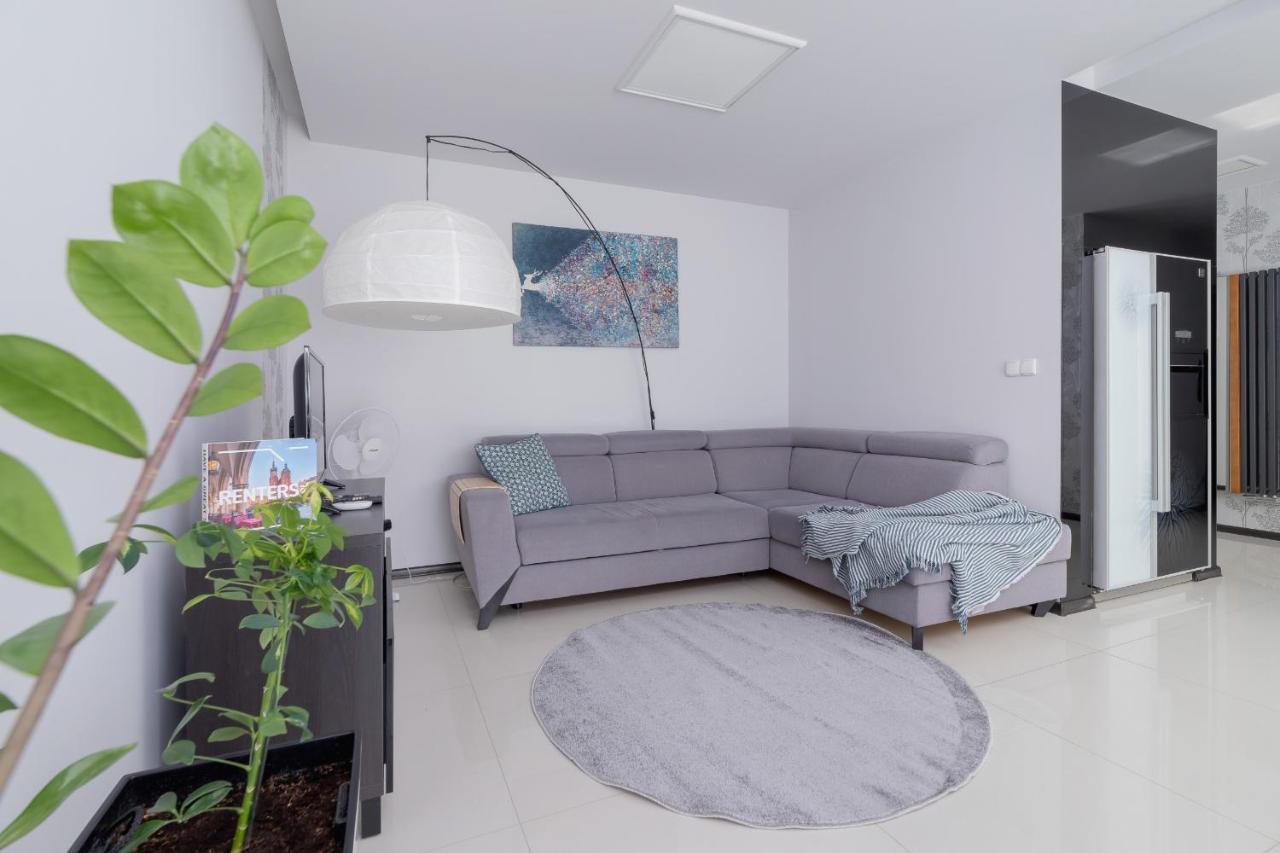 Wonderful Apartment Garden Residence By Noclegi Renters Cracovia Esterno foto