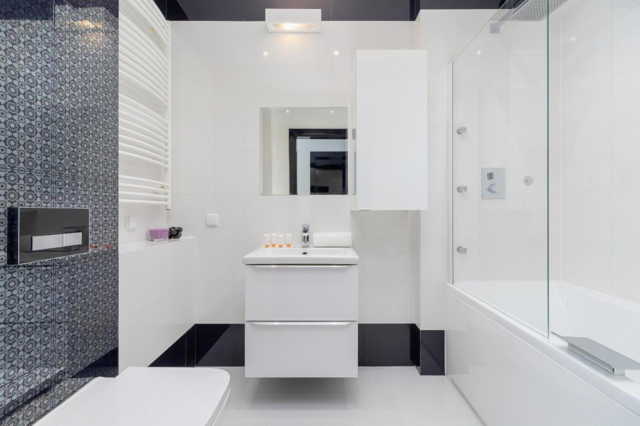 Wonderful Apartment Garden Residence By Noclegi Renters Cracovia Esterno foto