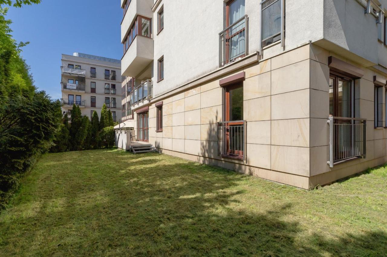 Wonderful Apartment Garden Residence By Noclegi Renters Cracovia Esterno foto